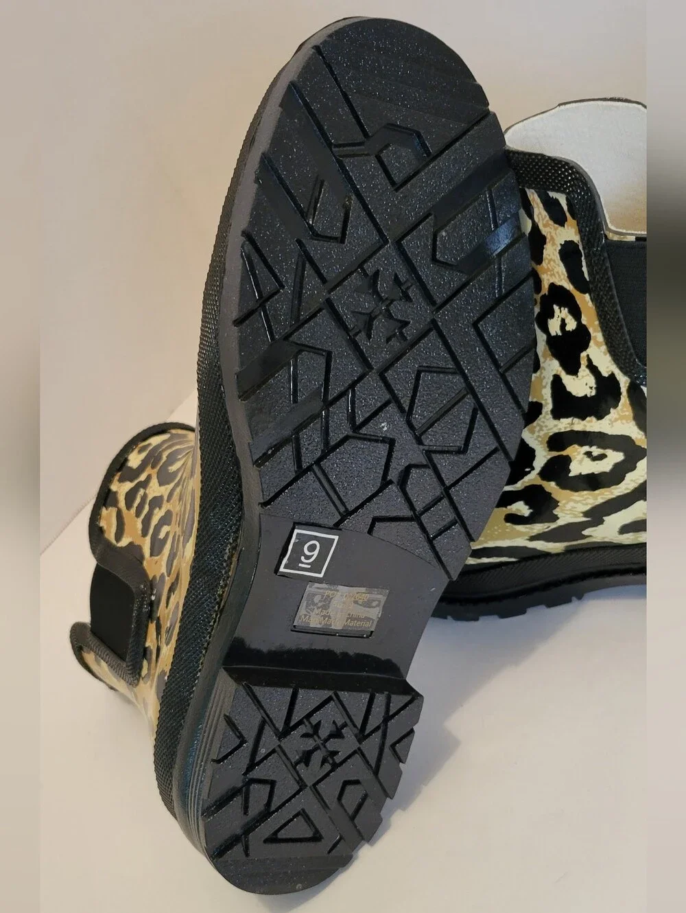Journee Collection Tekoa Leopard Print Chelsea Rain Boots Waterproof Size 9 NWOT